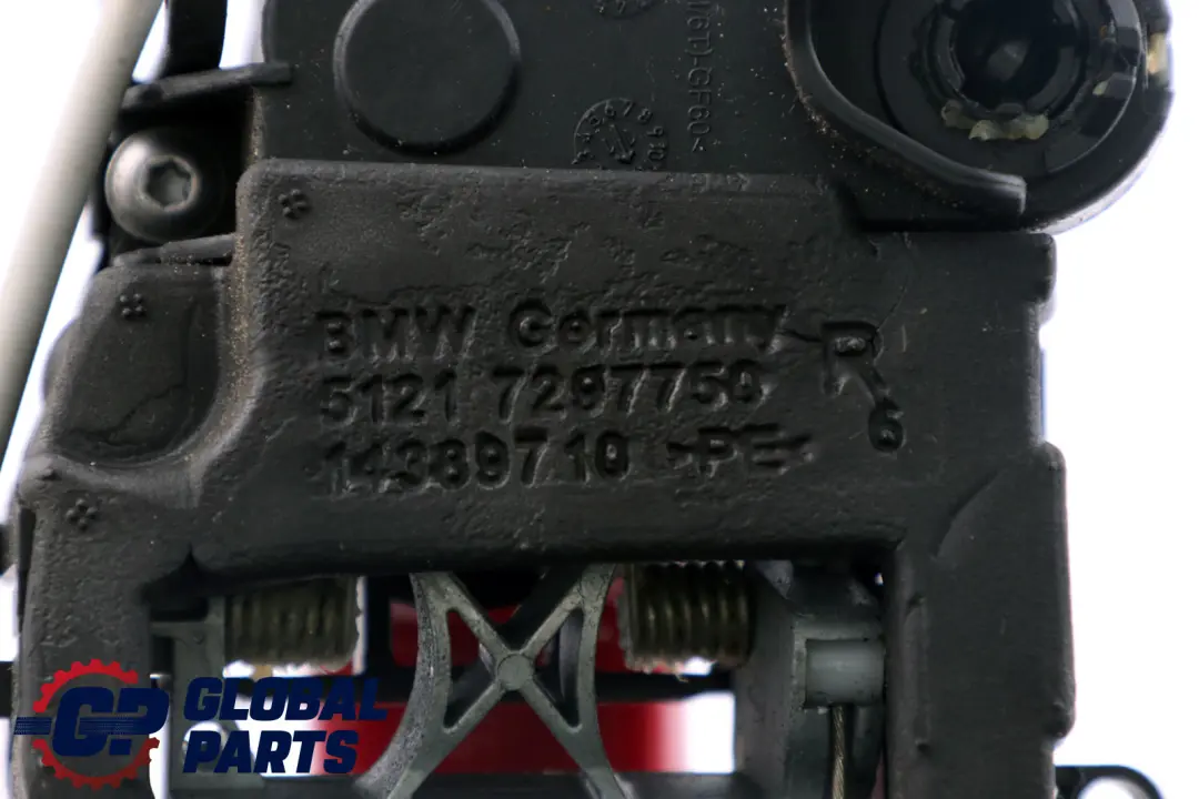 Complete Front Right Grab Handle O/S Karmesinrot Red A61 to BMW 1 Series F20 LCI with Part number 7242575 BMW 1 Series F20 LCI Complete Front Right Grab Handle O/S Karmesinrot Red A61 - SKU rhd-7242575-KAR - Part number 7242575