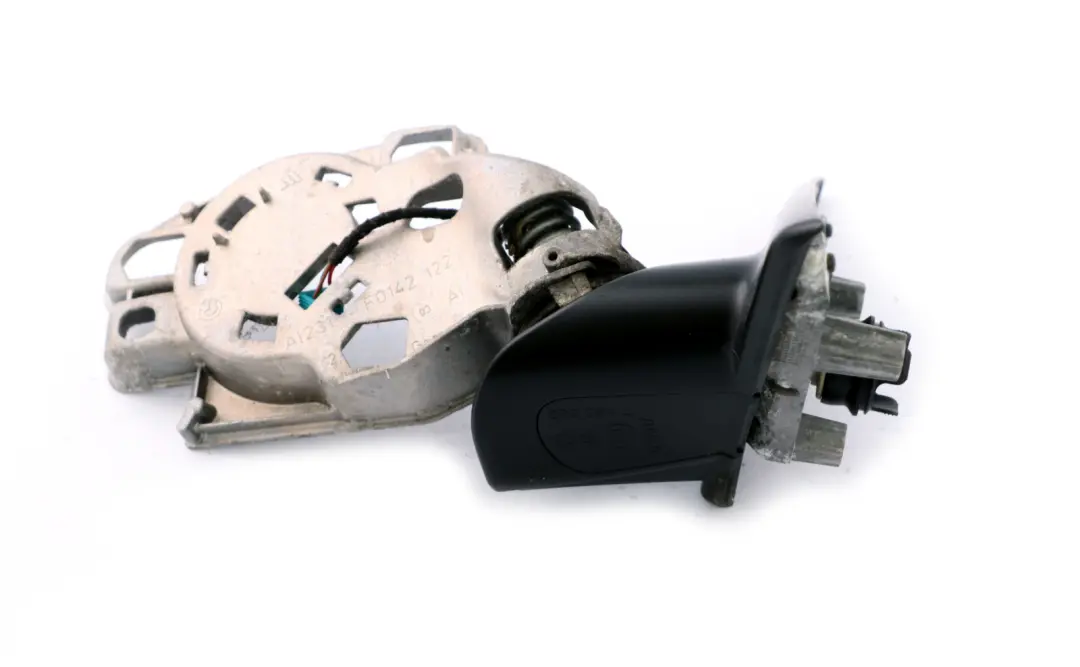 Heated Right Base Wing Mirror Outside O/S 5 Pins to BMW 3 Series 1 E90 E91 LCI with Part number 7268264 BMW 3 Series 1 E90 E91 LCI Heated Right Base Wing Mirror Outside O/S 5 Pins - SKU rhd-7268264-1 - Part number 7268264