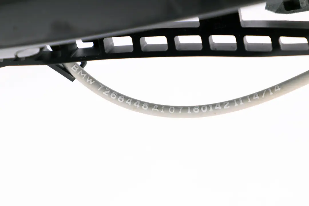 Front Right Door O/S Complete Grab Handle Schwarz to BMW 1 2 Series F21 F22 with Part number 7268446 BMW 1 2 Series F21 F22 Front Right Door O/S Complete Grab Handle Schwarz - SKU rhd-7268446-SCH1 - Part number 7268446