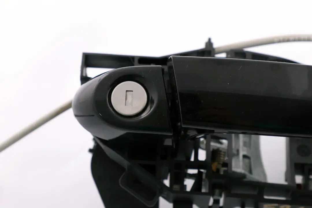 Front Right Door O/S Complete Grab Handle Schwarz to BMW 1 2 Series F21 F22 with Part number 7268446 BMW 1 2 Series F21 F22 Front Right Door O/S Complete Grab Handle Schwarz - SKU rhd-7268446-SCH1 - Part number 7268446