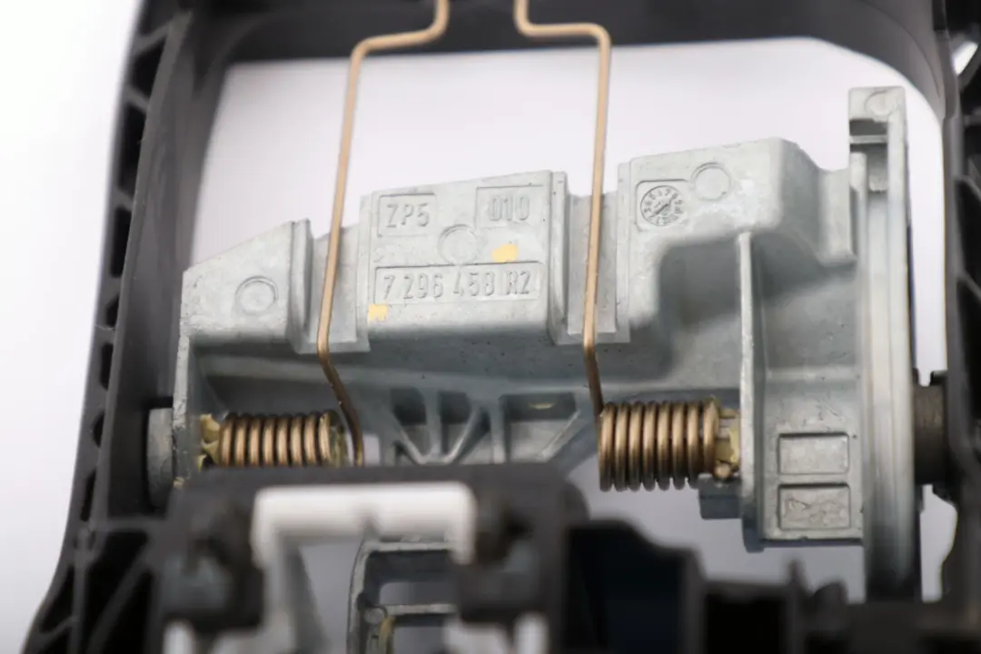 Carrier Outside Door Handle Front Right O/S to Mini F55 with Part number 7296458 Mini F55 Carrier Outside Door Handle Front Right O/S - SKU rhd-7296458 - Part number 7296458