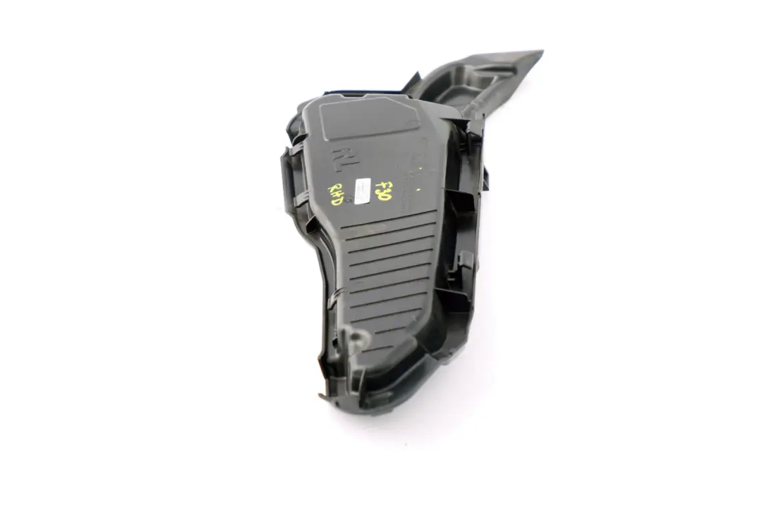 Windshield Wiper Shell Cover Front to BMW 1 2 3 4 Series F20 F22 F30 F32 with Part number 7354546 BMW 1 2 3 4 Series F20 F22 F30 F32 Windshield Wiper Shell Cover Front - SKU rhd-7354546 - Part number 7354546