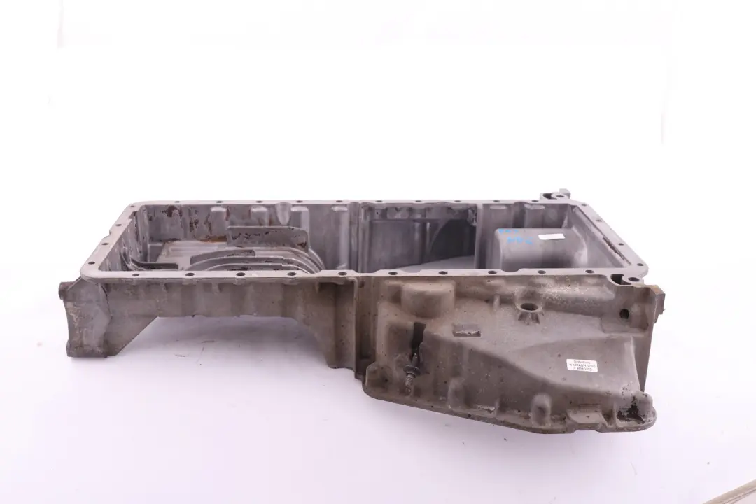 N62 Engine Oil Sump Pan Upper Part to BMW 7 Series E65 735i 745i Petrol with Part number 7510835 BMW 7 Series E65 735i 745i Petrol N62 Engine Oil Sump Pan Upper Part - SKU rhd-7510835 - Part number 7510835