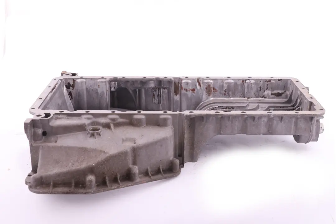 N62 Engine Oil Sump Pan Upper Part to BMW 7 Series E65 735i 745i Petrol with Part number 7510835 BMW 7 Series E65 735i 745i Petrol N62 Engine Oil Sump Pan Upper Part - SKU rhd-7510835 - Part number 7510835
