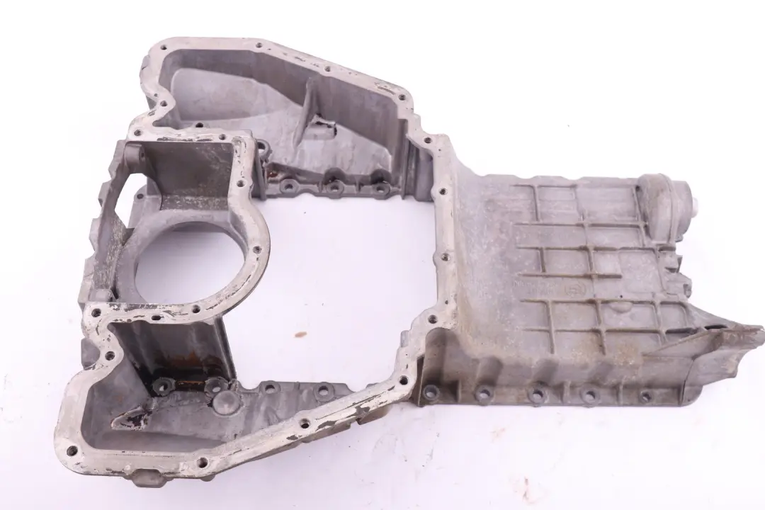 N62 Engine Oil Sump Pan Upper Part to BMW 7 Series E65 735i 745i Petrol with Part number 7510835 BMW 7 Series E65 735i 745i Petrol N62 Engine Oil Sump Pan Upper Part - SKU rhd-7510835 - Part number 7510835