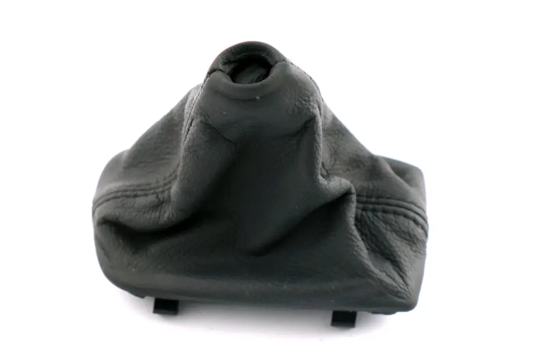 Leather Gear Lever Cover Selector Boot Black to BMW 5 SERIES E60 E61 Automatic with Part number 7526099 BMW 5 SERIES E60 E61 Automatic Leather Gear Lever Cover Selector Boot Black - SKU rhd-7526099 - Part number 7526099