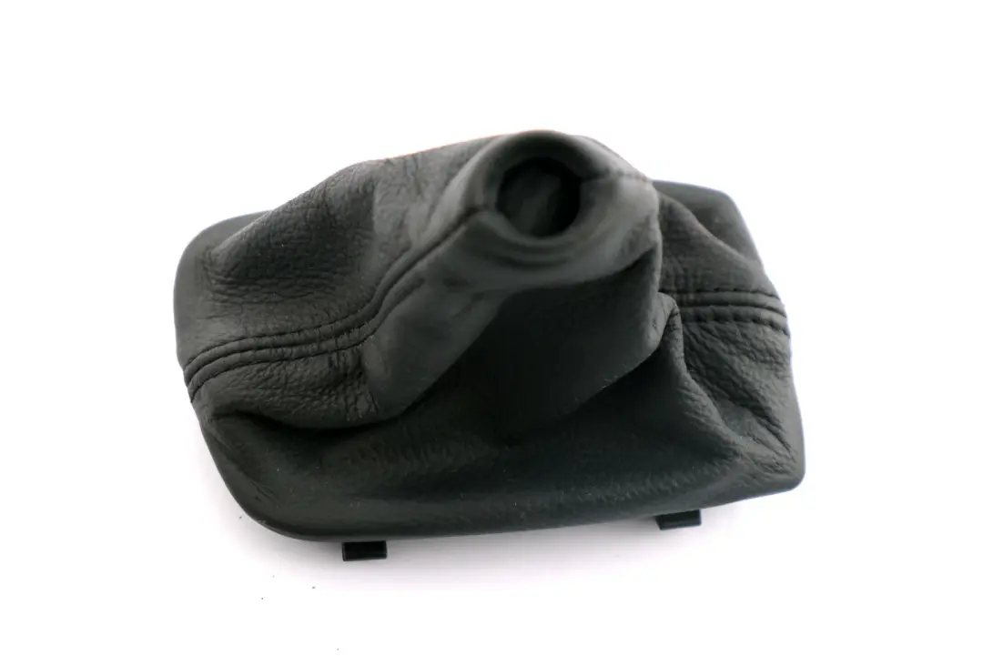 Leather Gear Lever Cover Selector Boot Black to BMW 5 SERIES E60 E61 Automatic with Part number 7526099 BMW 5 SERIES E60 E61 Automatic Leather Gear Lever Cover Selector Boot Black - SKU rhd-7526099 - Part number 7526099
