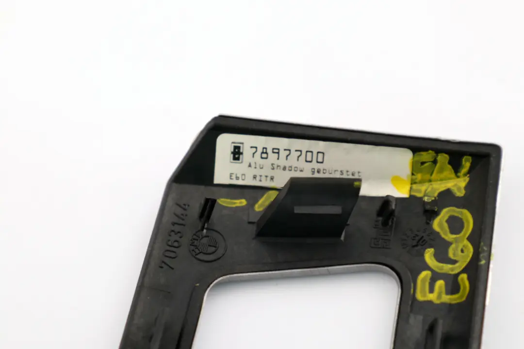 Decorative Strip Cover Dashboard Right O/S Alu Shadow to BMW 5 Series 1 E60 M5 with Part number 7897700 BMW 5 Series 1 E60 M5 Decorative Strip Cover Dashboard Right O/S Alu Shadow - SKU rhd-7897700-1 - Part number 7897700