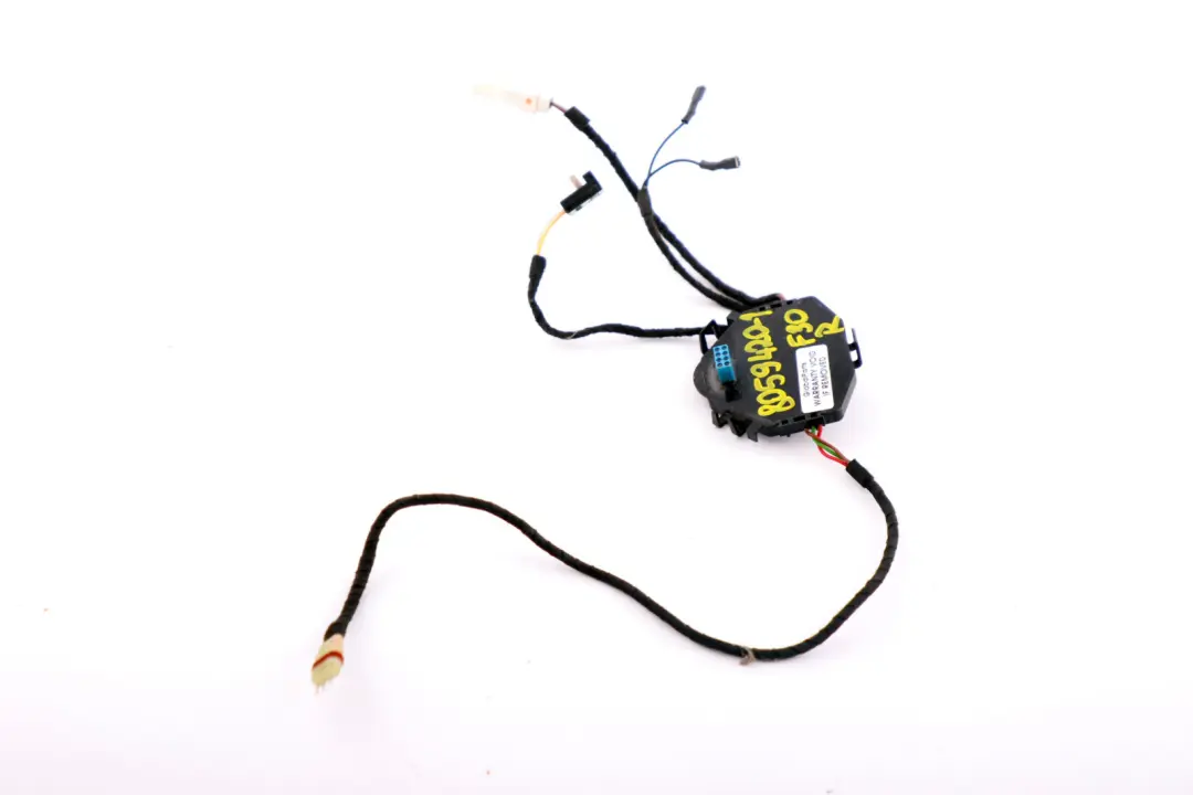 Wiring Electric Exterior Mirror Right O/S Heated to BMW 3 Series F30 F31 with Part number 8053172 BMW 3 Series F30 F31 Wiring Electric Exterior Mirror Right O/S Heated - SKU rhd-8059420-1 - Part number 8053172