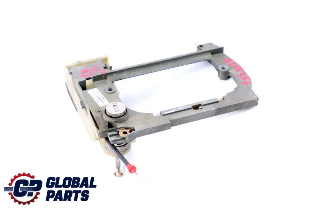 Carrier Base Outside Door Handle Catch Front Right O/S to BMW 5 Series E39 with Part number 8245354 BMW 5 Series E39 Carrier Base Outside Door Handle Catch Front Right O/S - SKU rhd-8245354 - Part number 8245354