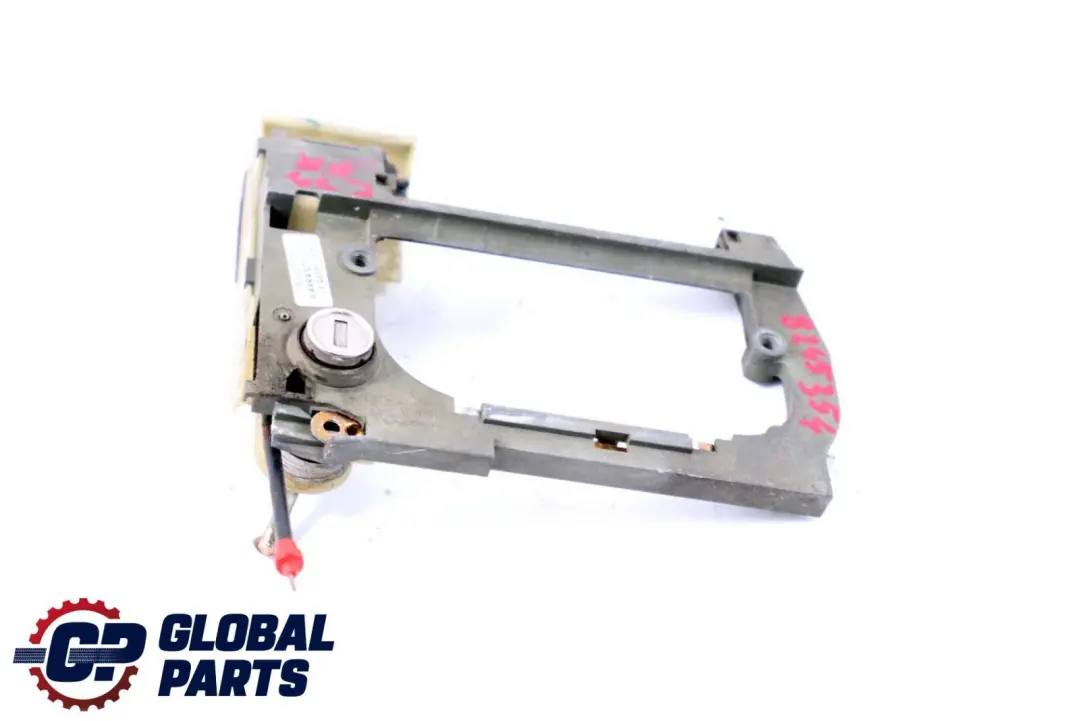 Carrier Base Outside Door Handle Catch Front Right O/S to BMW 5 Series E39 with Part number 8245354 BMW 5 Series E39 Carrier Base Outside Door Handle Catch Front Right O/S - SKU rhd-8245354 - Part number 8245354