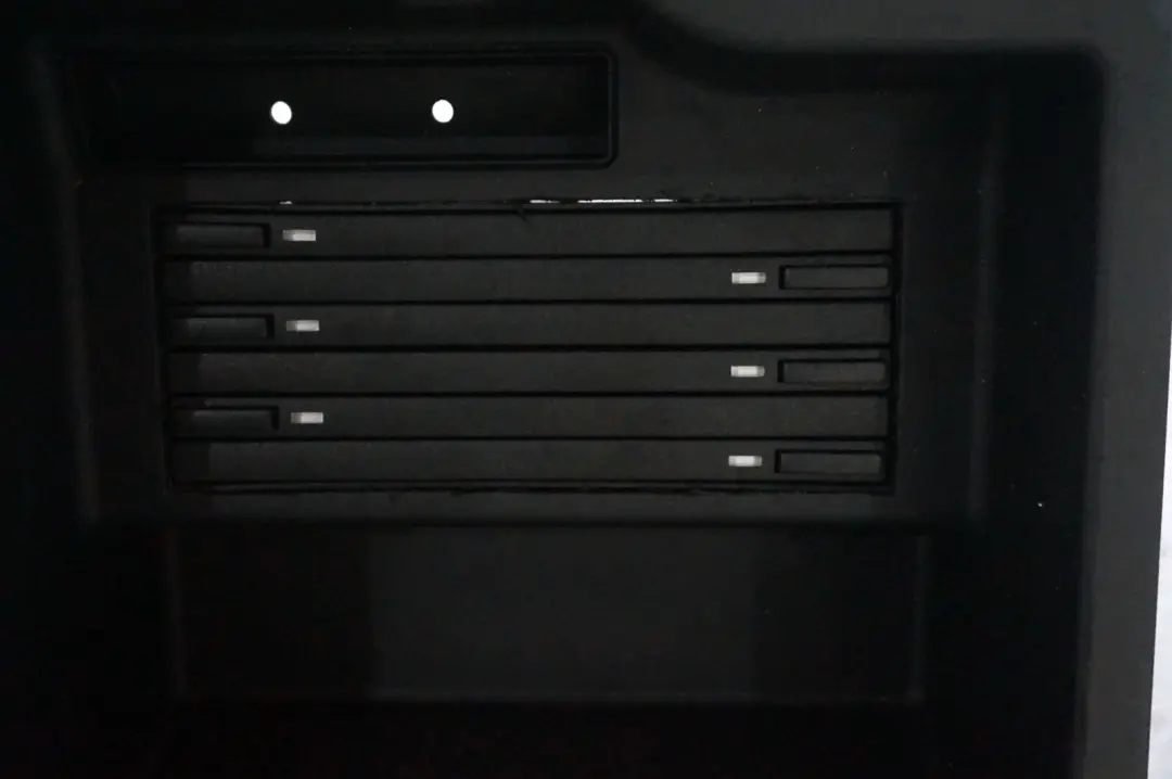 Storing Partition With CD Holder Box Storage Console to BMW X5 Series E53 with Part number 8245925 BMW X5 Series E53 Storing Partition With CD Holder Box Storage Console - SKU rhd-8245925 - Part number 8245925