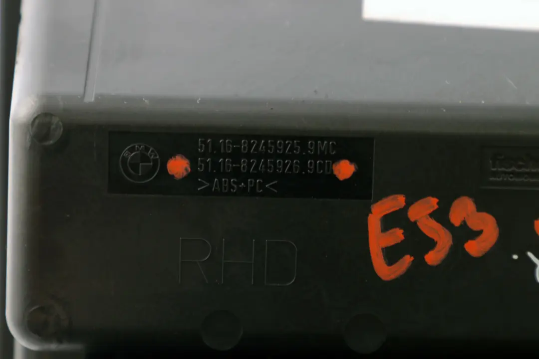 Storing Partition With CD Holder Box Storage Console to BMW X5 Series E53 with Part number 8245926 BMW X5 Series E53 Storing Partition With CD Holder Box Storage Console - SKU rhd-8245926 - Part number 8245926