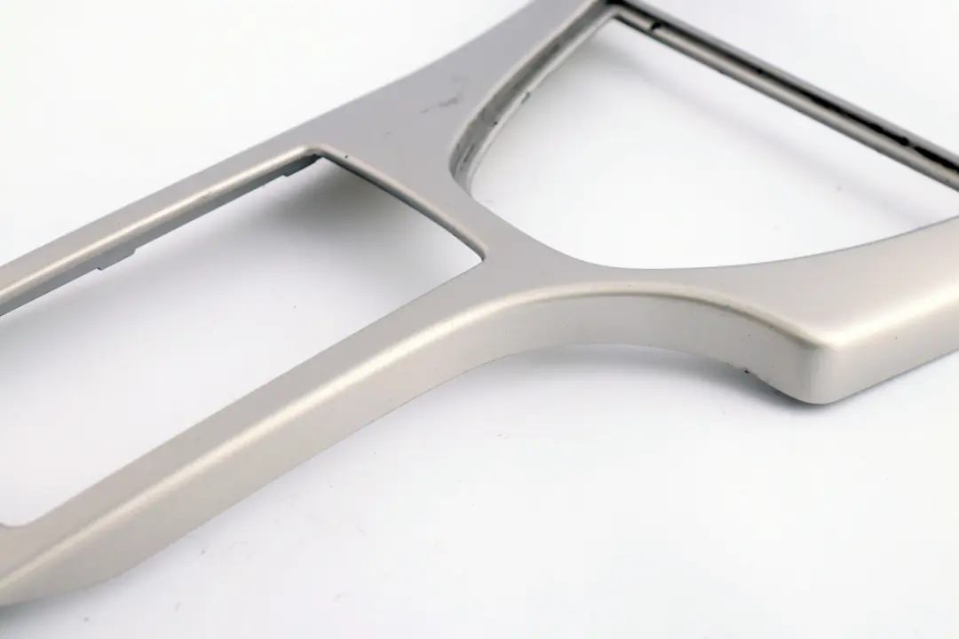 Base Trim Centre Console Ashtray Titan Silver to BMW X5 Series E53 Cover with Part number 8268652 BMW X5 Series E53 Cover Base Trim Centre Console Ashtray Titan Silver - SKU rhd-8245947 - Part number 8268652