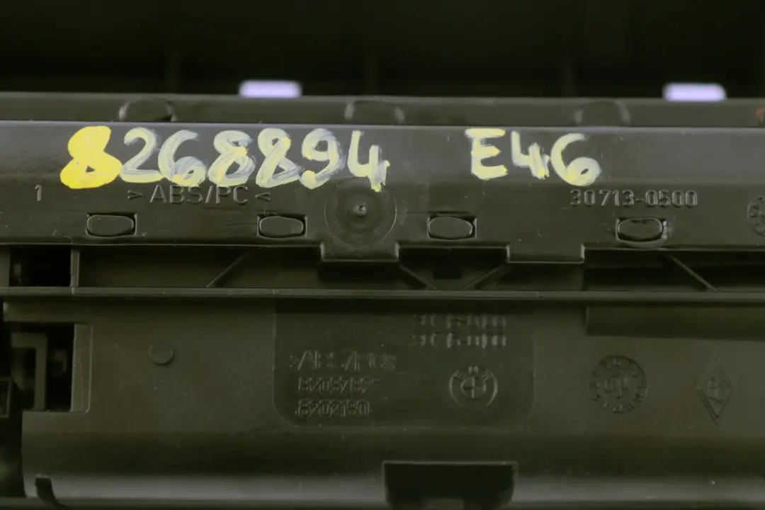 Dashboard Instrument Panel Centre Console Ashtray 8208789 to BMW 3 Series E46 with Part number 8268894 BMW 3 Series E46 Dashboard Instrument Panel Centre Console Ashtray 8208789 - SKU rhd-8268894 - Part number 8268894