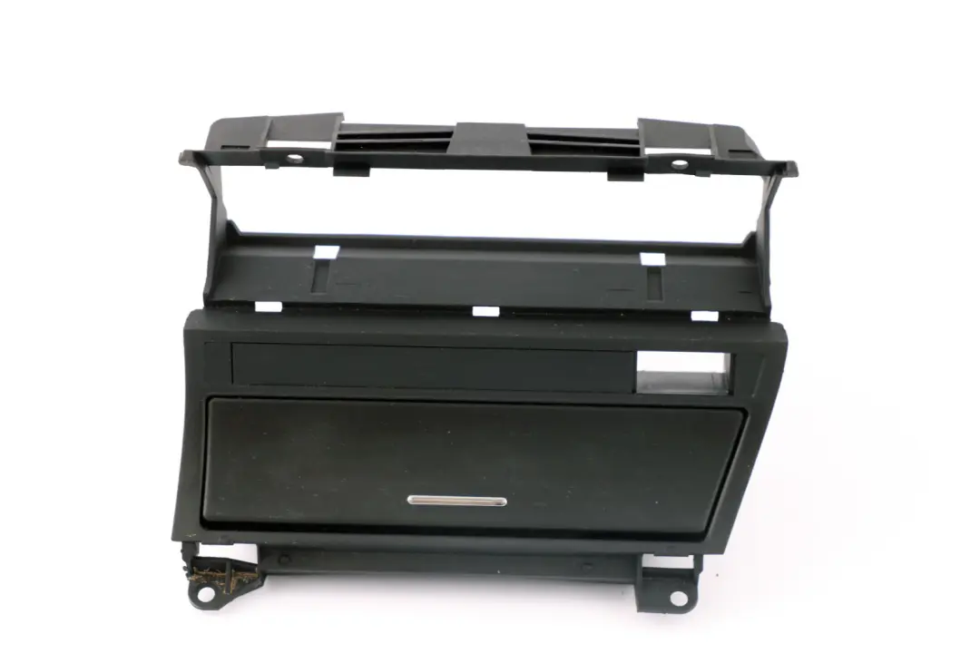 Dashboard Instrument Panel Centre Console Ashtray 8208789 to BMW 3 Series E46 with Part number 8268894 BMW 3 Series E46 Dashboard Instrument Panel Centre Console Ashtray 8208789 - SKU rhd-8268894 - Part number 8268894