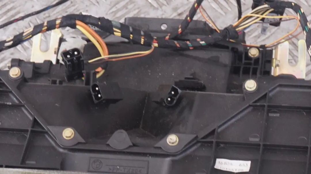 Complete Heater Air Conditioning Radiator Matrix Unit to BMW X5 Series E53 with Part number 8385565 BMW X5 Series E53 Complete Heater Air Conditioning Radiator Matrix Unit - SKU rhd-8385565 - Part number 8385565