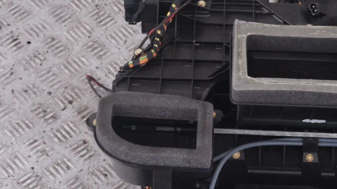 Complete Heater Air Conditioning Radiator Matrix Unit to BMW X5 Series E53 with Part number 8385565 BMW X5 Series E53 Complete Heater Air Conditioning Radiator Matrix Unit - SKU rhd-8385565 - Part number 8385565