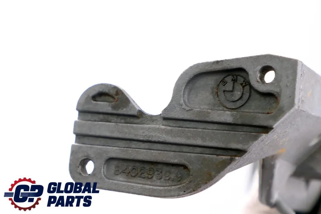 Halter Mittelkonsole Mittelarmlehne 00003304 5116 für BMW X5 er E53 mit Teilenummer 8402939 BMW X5 er E53 Halter Mittelkonsole Mittelarmlehne 00003304 5116 - SKU rhd-8402939 - Teilenummer 8402939