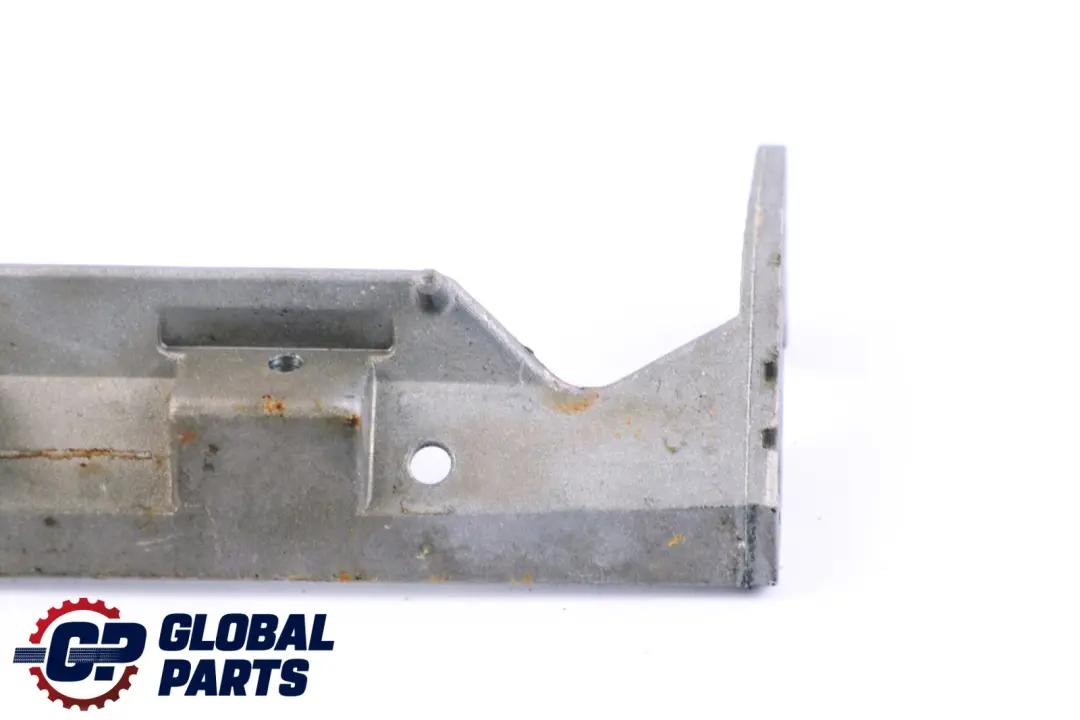 Halter Mittelkonsole Mittelarmlehne 00003304 5116 für BMW X5 er E53 mit Teilenummer 8402939 BMW X5 er E53 Halter Mittelkonsole Mittelarmlehne 00003304 5116 - SKU rhd-8402939 - Teilenummer 8402939