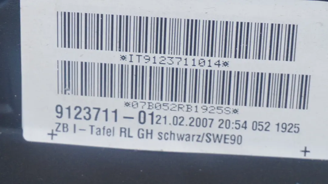 Dashboard Trim Panel Black Schwarz to BMW 5 Series E60 E61 with Part number 9123711 BMW 5 Series E60 E61 Dashboard Trim Panel Black Schwarz - SKU rhd-9123711 - Part number 9123711