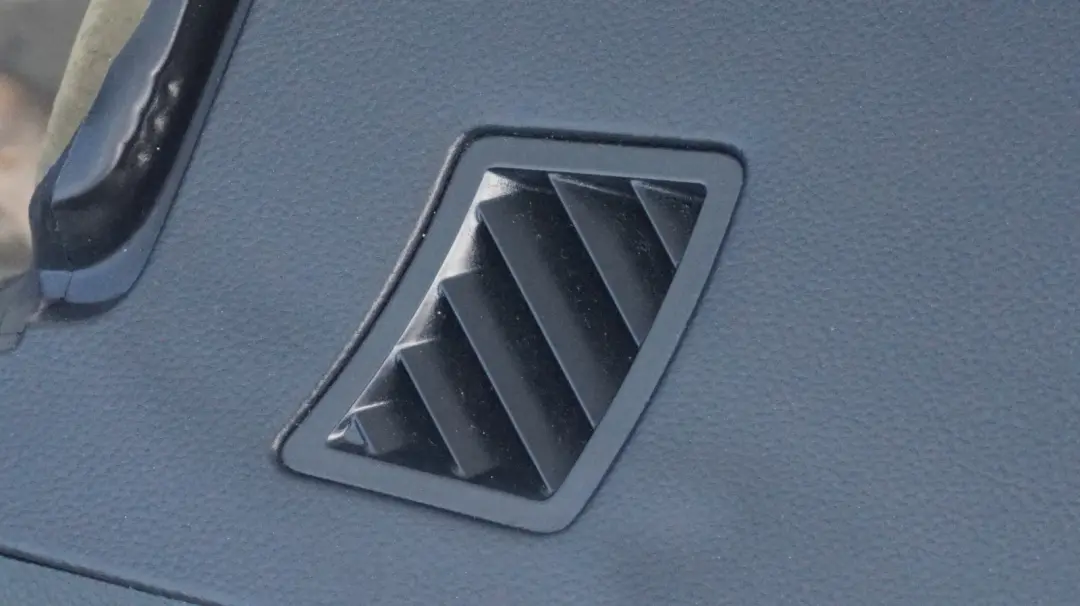 Dashboard Trim Panel Black Schwarz to BMW 5 Series E60 E61 with Part number 9123711 BMW 5 Series E60 E61 Dashboard Trim Panel Black Schwarz - SKU rhd-9123711 - Part number 9123711