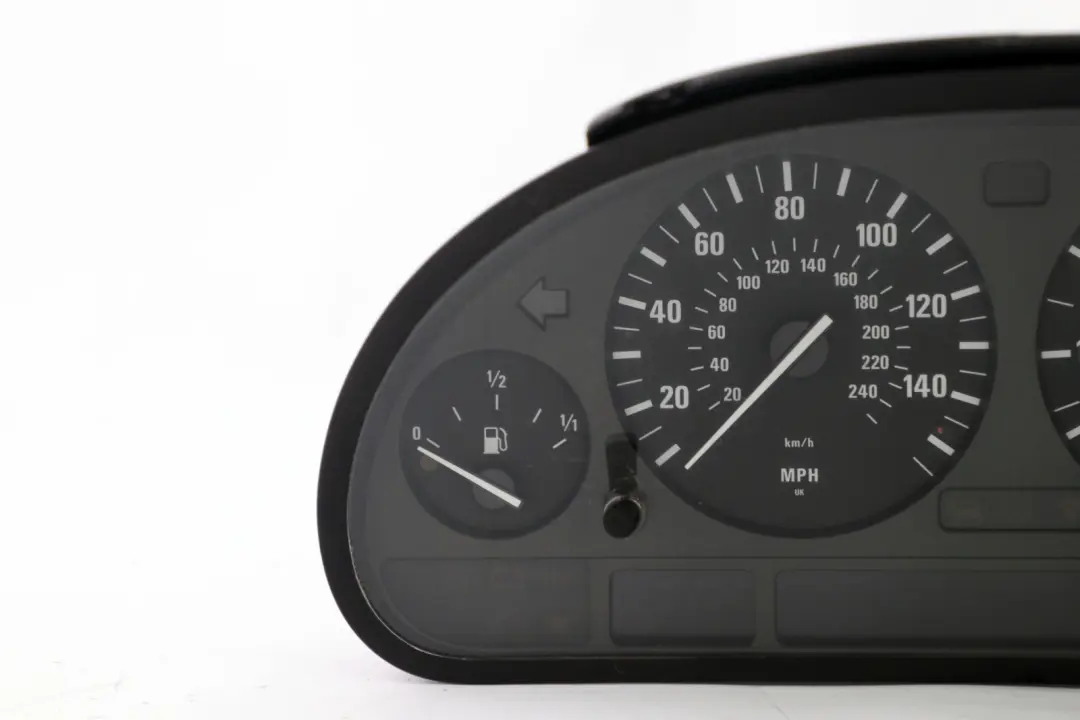 4.4i Instrument Cluster Petrol Speedometer to BMW X5 Series E53 Automatic with Part number 9134766 BMW X5 Series E53 Automatic 4.4i Instrument Cluster Petrol Speedometer - SKU rhd-9134766 - Part number 9134766