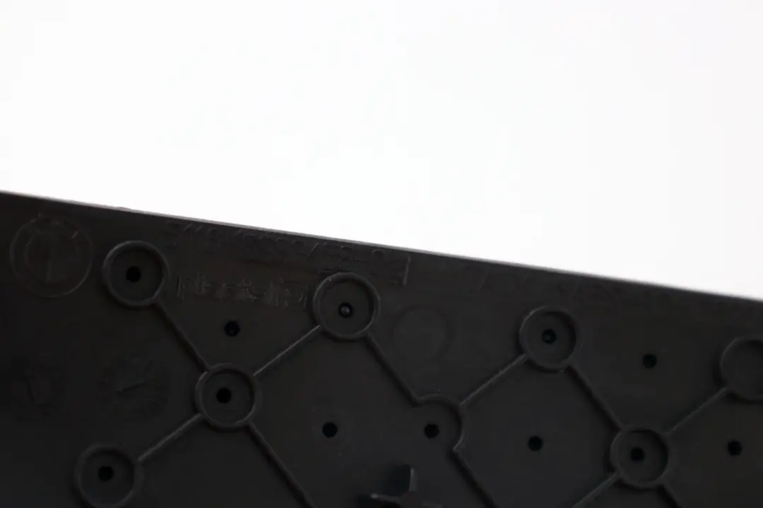 Trim Dashboard Aluminium Left N/S Glacier Silver to BMW 3 Series 9 E90 E91 Cover with Part number 9148070 BMW 3 Series 9 E90 E91 Cover Trim Dashboard Aluminium Left N/S Glacier Silver - SKU rhd-9148070-9 - Part number 9148070