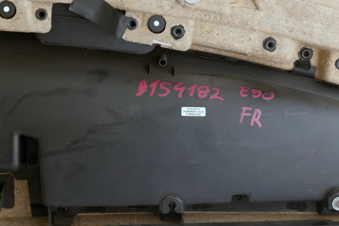 Front Right O/S Door Card Cloth Citrus Black Trim Panel to BMW 3 Series E90 E91 with Part number 9154182 BMW 3 Series E90 E91 Front Right O/S Door Card Cloth Citrus Black Trim Panel - SKU rhd-9154182 - Part number 9154182