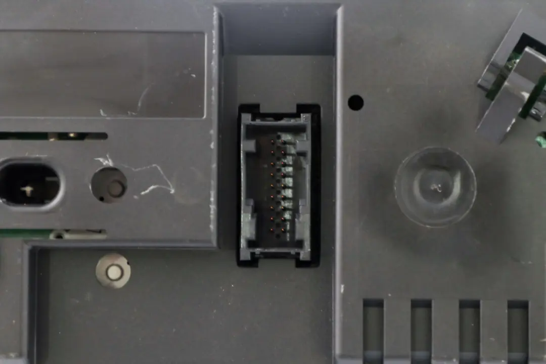 Instrument Cluster Speedo Clocks to BMW 1 Series E81 E87 E88 Petrol 120i with Part number 9166816 BMW 1 Series E81 E87 E88 Petrol 120i Instrument Cluster Speedo Clocks - SKU rhd-9166816-1 - Part number 9166816