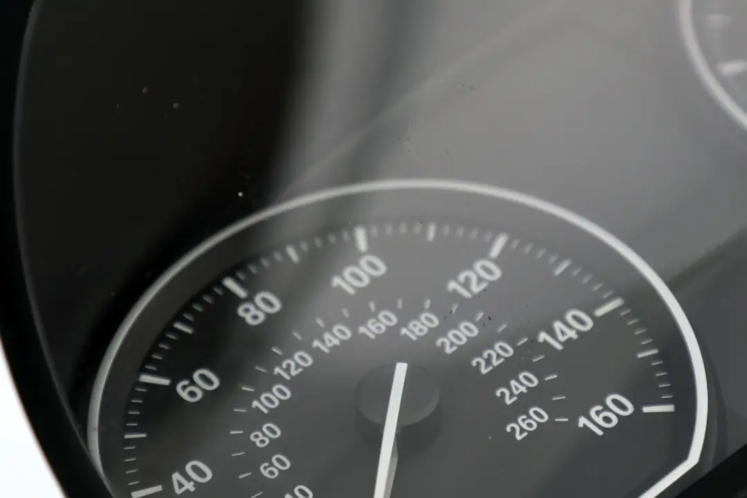 Instrument Cluster Speedo Clocks to BMW 1 Series E81 E82 E87 LCI E88 with Part number 9187325 BMW 1 Series E81 E82 E87 LCI E88 Instrument Cluster Speedo Clocks - SKU rhd-9187325 - Part number 9187325