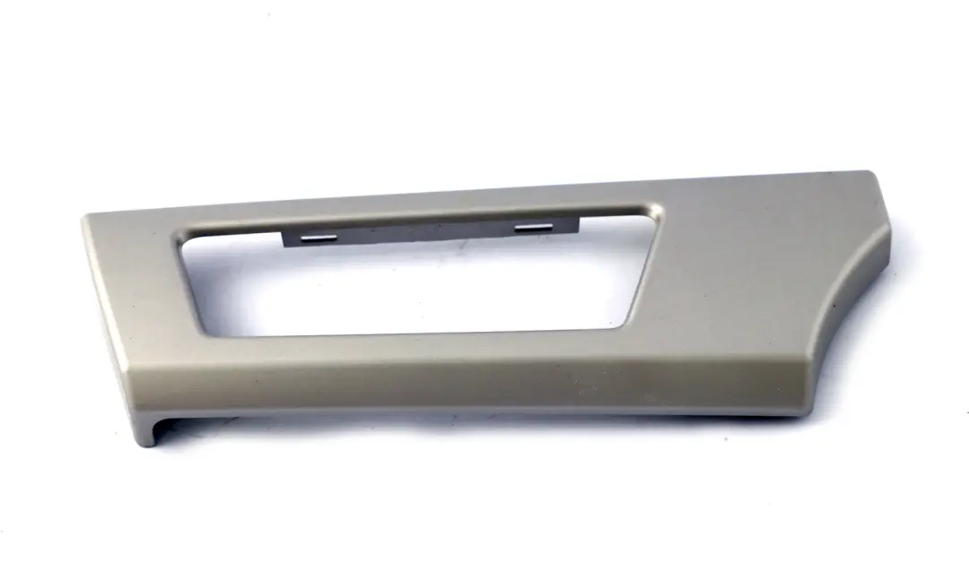 Decorative Dashboard Strip Right O/S Satinsilber to BMW 3 Series E90 E91 LCI E92 with Part number 9197276 BMW 3 Series E90 E91 LCI E92 Decorative Dashboard Strip Right O/S Satinsilber - SKU rhd-9197276 - Part number 9197276