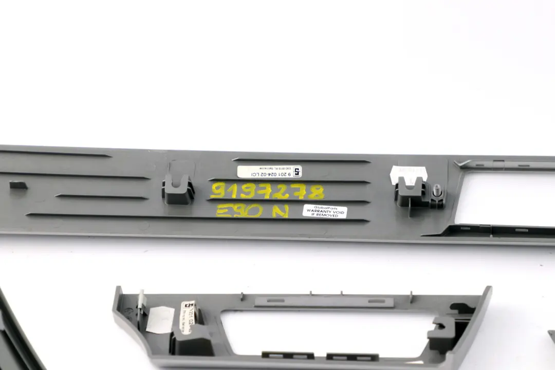 Set Trim Dashboard Console Strip Satin Silber Silver to BMW 3 Series E90 E91 LCI with Part number 9197278 BMW 3 Series E90 E91 LCI Set Trim Dashboard Console Strip Satin Silber Silver - SKU rhd-9197278 - Part number 9197278