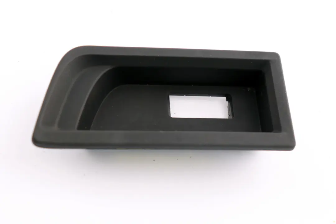 Auxiliary Aux Socket Trim Black to BMW 1 2 3 4 Series F20 F22 F30 F31 F33 with Part number 9207358 BMW 1 2 3 4 Series F20 F22 F30 F31 F33 Auxiliary Aux Socket Trim Black - SKU rhd-9230127 - Part number 9207358