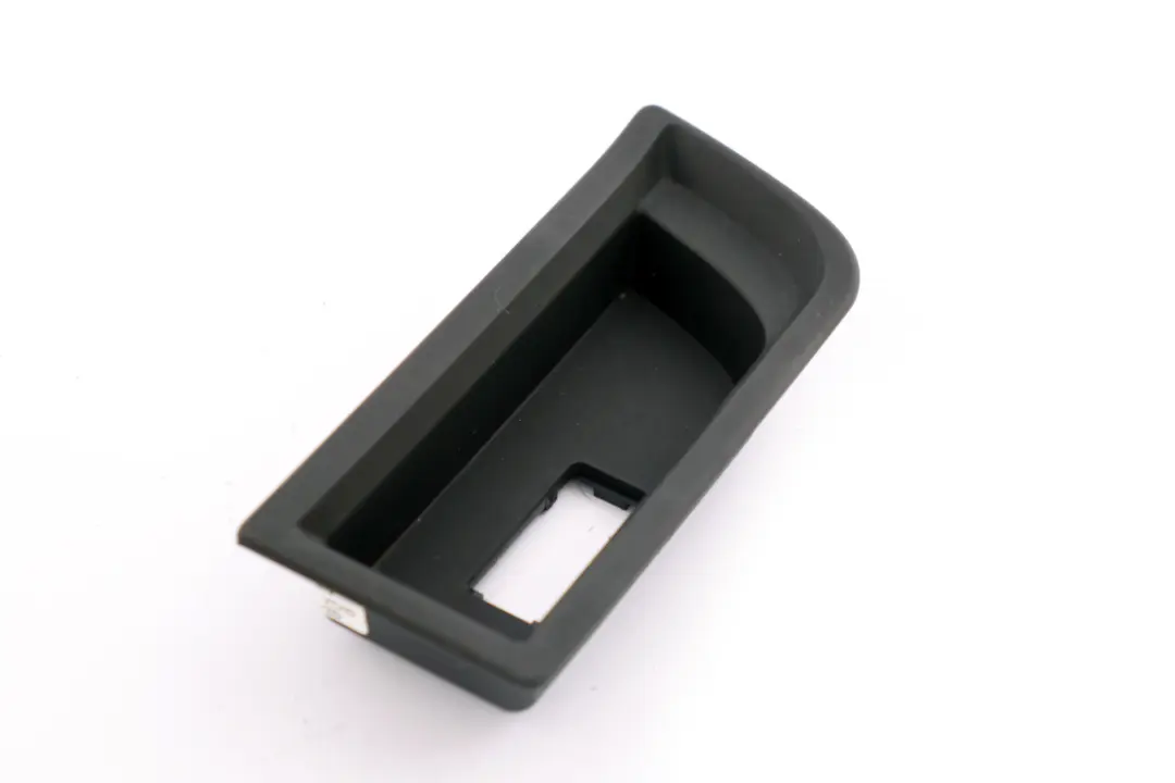 Auxiliary Aux Socket Trim Black to BMW 1 2 3 4 Series F20 F22 F30 F31 F33 with Part number 9207358 BMW 1 2 3 4 Series F20 F22 F30 F31 F33 Auxiliary Aux Socket Trim Black - SKU rhd-9230127 - Part number 9207358