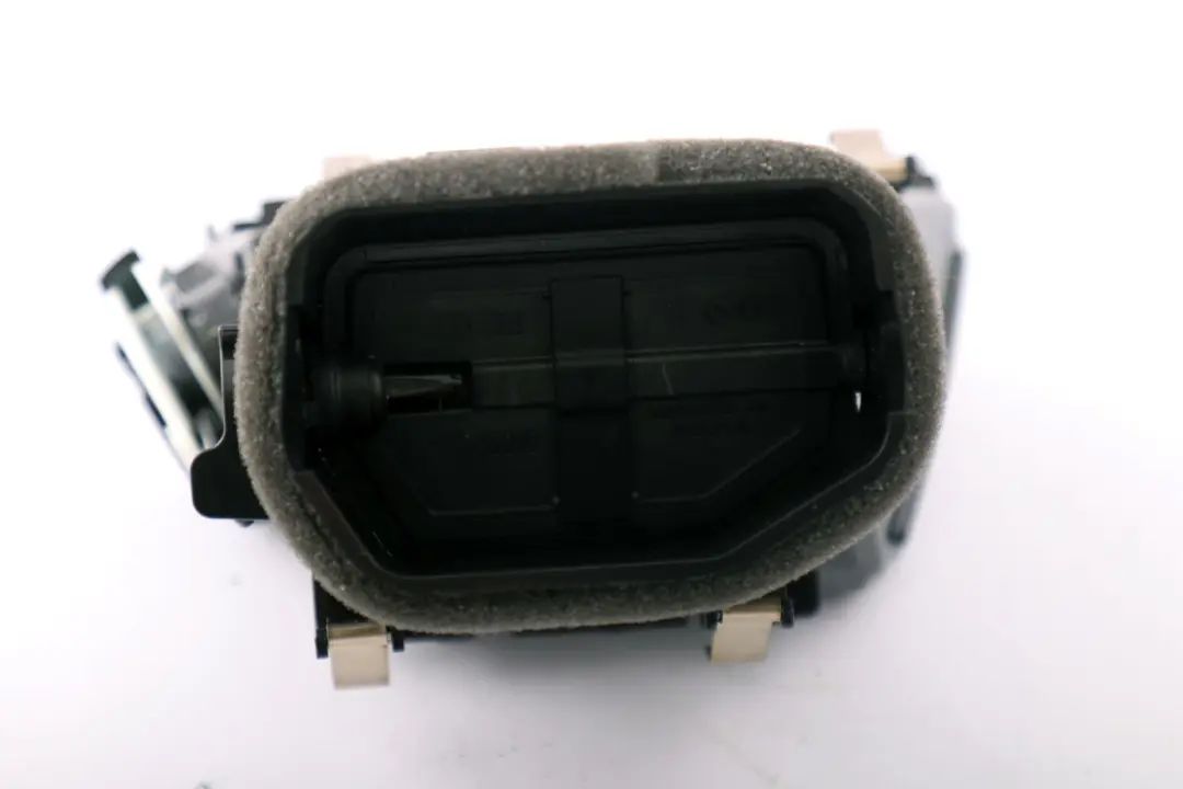 Dashboard Fresh Air Grille Front Right O/S to BMW 3 4 Series F30 F31 F32 with Part number 9231995 BMW 3 4 Series F30 F31 F32 Dashboard Fresh Air Grille Front Right O/S - SKU rhd-9231995 - Part number 9231995