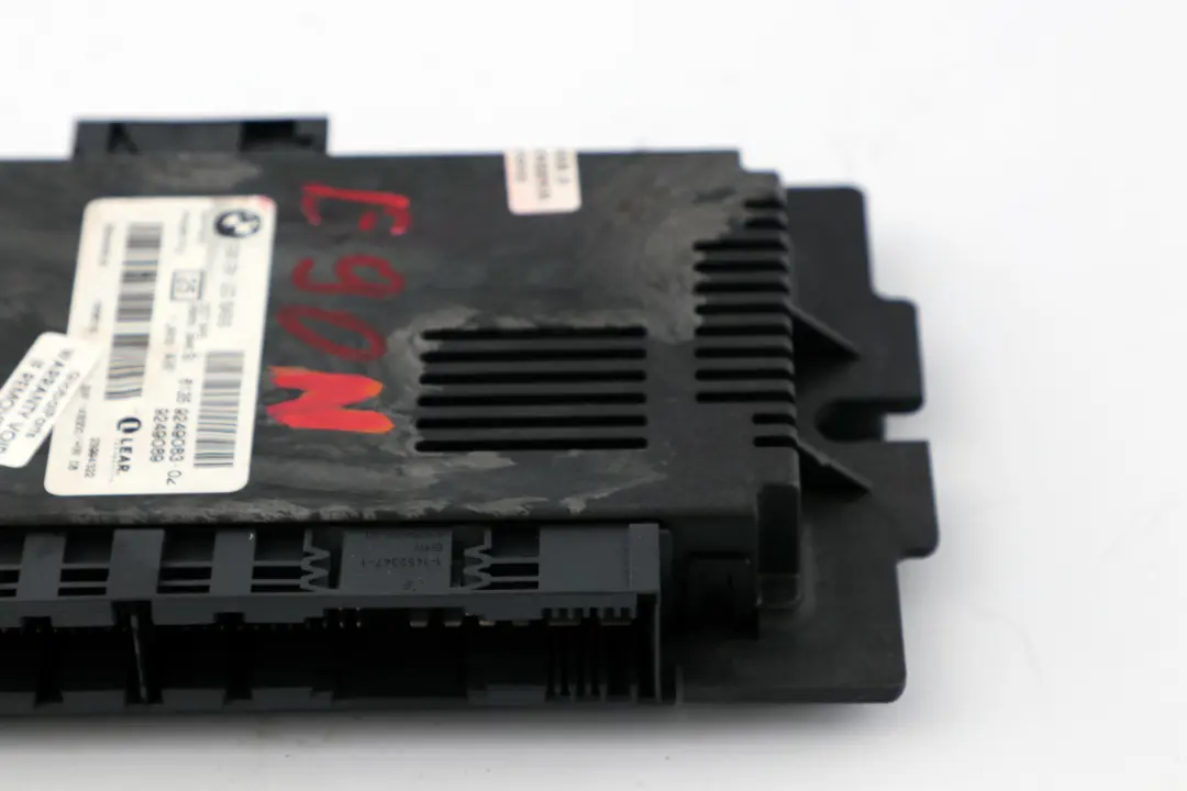 Moduł Sterownik Świateł do BMW E90 LCI o numerze 9249083 BMW E90 LCI Moduł Sterownik Świateł - SKU 9249083-1 - Numer Części 9249083