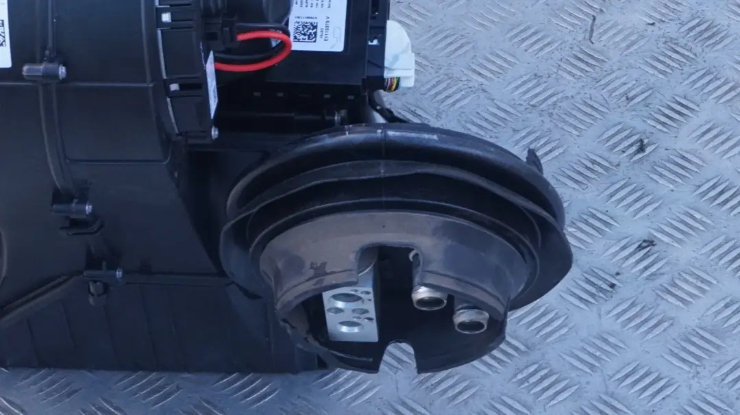 Con Heater Blower Matrix Box Valeo 9383111 to BMW Mini F54 F55 F56 F57 F60 Air with Part number 6827056 BMW Mini F54 F55 F56 F57 F60 Air Con Heater Blower Matrix Box Valeo 9383111 - SKU rhd-9383111 - Part number 6827056