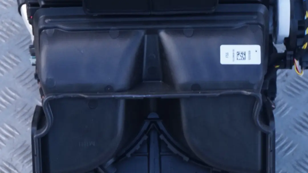 Con Heater Blower Matrix Box Valeo 9383111 to BMW Mini F54 F55 F56 F57 F60 Air with Part number 6827056 BMW Mini F54 F55 F56 F57 F60 Air Con Heater Blower Matrix Box Valeo 9383111 - SKU rhd-9383111 - Part number 6827056