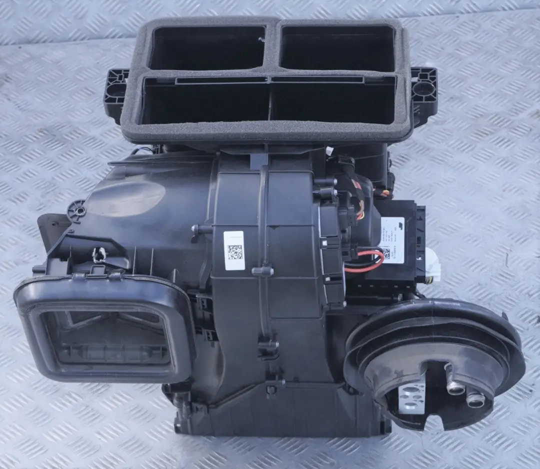 Con Heater Blower Matrix Box Valeo 9383111 to BMW Mini F54 F55 F56 F57 F60 Air with Part number 6827056 BMW Mini F54 F55 F56 F57 F60 Air Con Heater Blower Matrix Box Valeo 9383111 - SKU rhd-9383111 - Part number 6827056