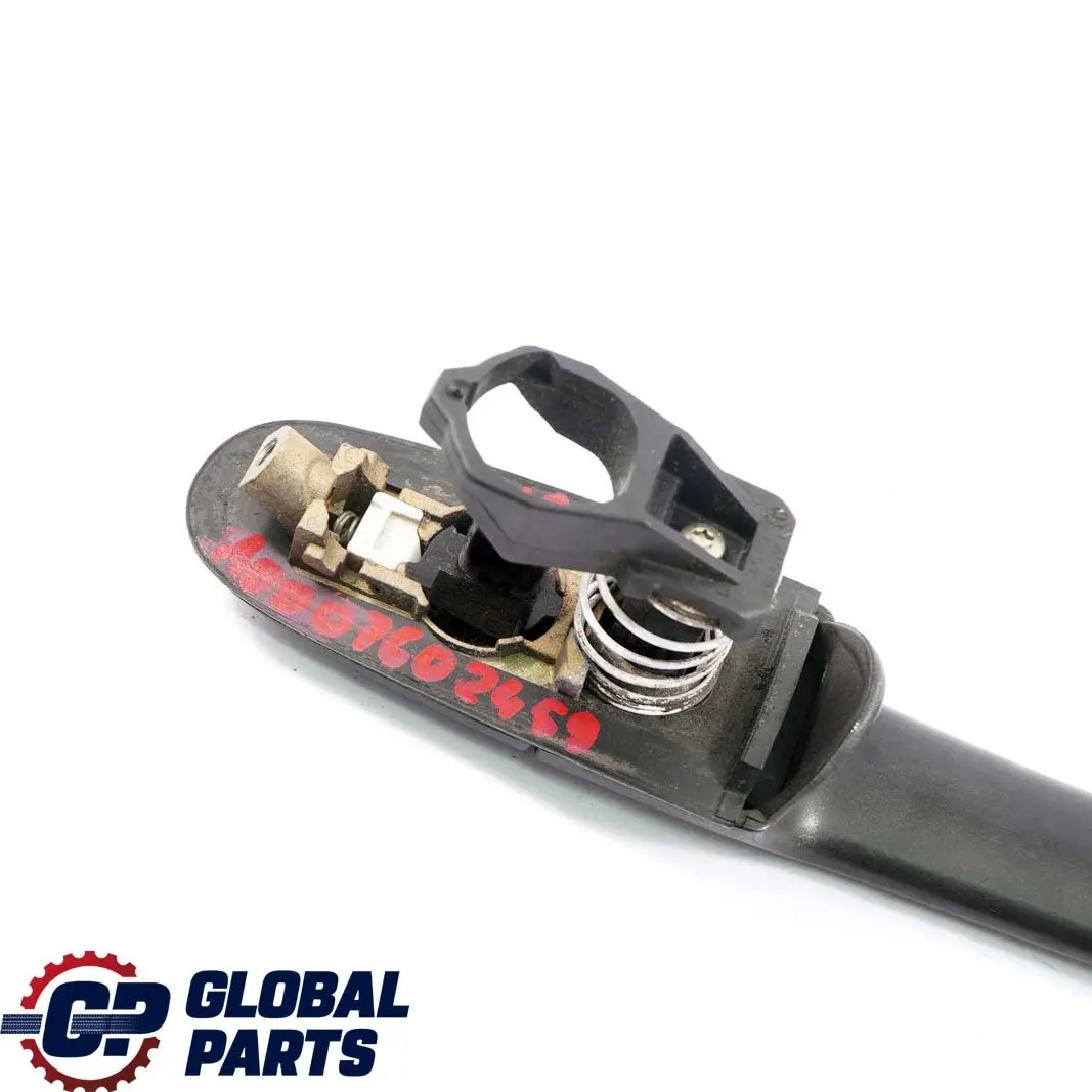 Maniglia Esterna Anteriore Sinistra Primerizzata per Mercedes Vito W639 con numero di parte A0007602559 Mercedes Vito W639 Maniglia Esterna Anteriore Sinistra Primerizzata - SKU A0007602559 - Numero di parte A0007602559