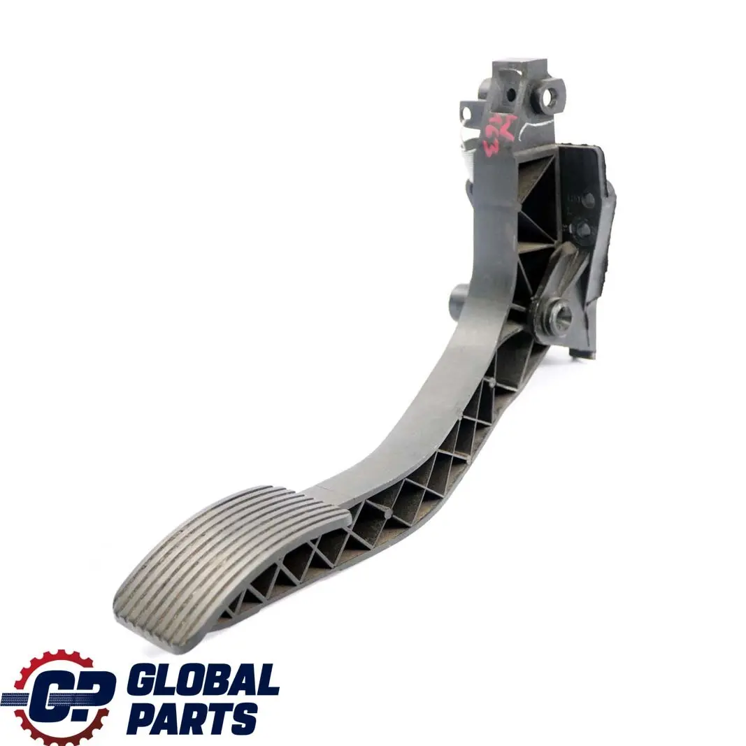  Mercedes-Benz M ML W163 Accelerator Gas Throttle Pedal Bracket - SKU rhd-A1633000804 - Part number A1633000804