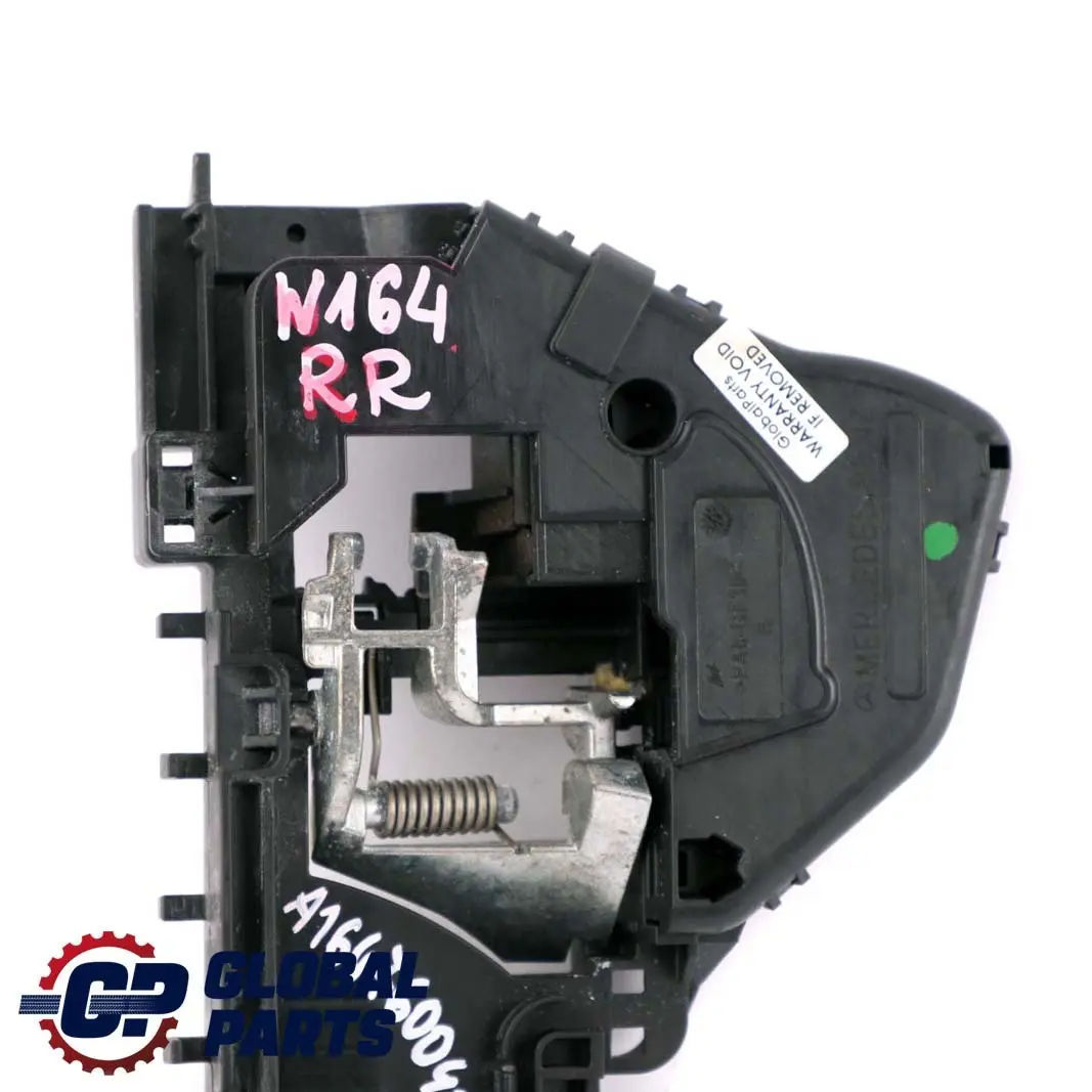  Mercedes-Benz Classe M ML W164 Base porta maniglia posteriore destra - SKU A1647600434 - Numero di parte A1647600434