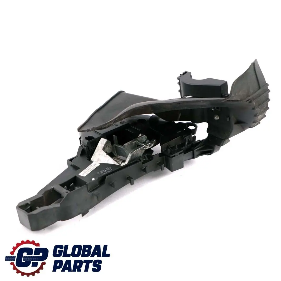  Mercedes-Benz M-Class ML W164 Front Left N/S Door Handle Carrier Base - SKU rhd-A1647601734 - Part number A1647601734