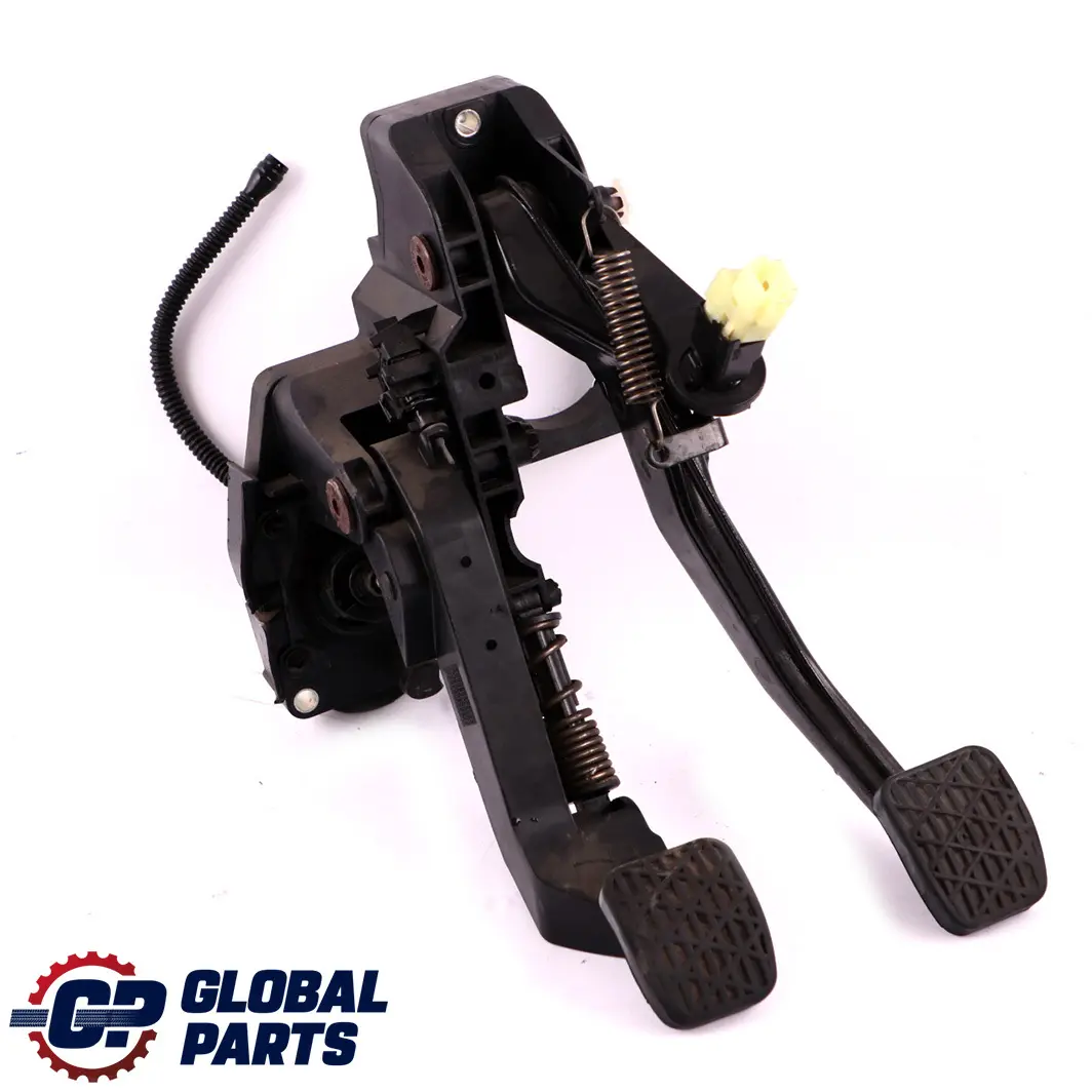 Mercedes-Benz A B Class W169 W245 180 CDI Brake Clutch Pedal Box to with Part number A1692900616 Mercedes-Benz A B Class W169 W245 180 CDI Brake Clutch Pedal Box - SKU rhd-A1692900616 - Part number A1692900616
