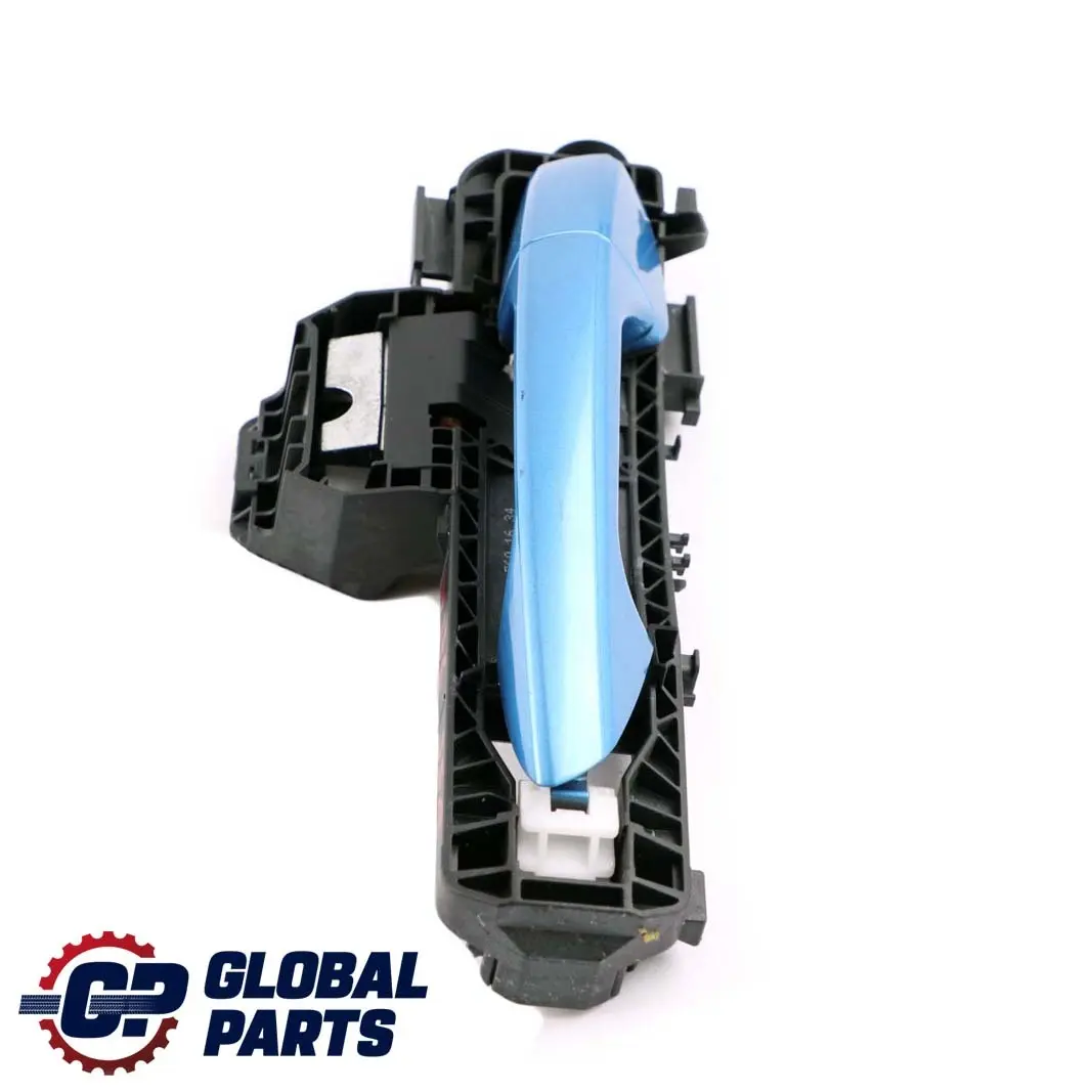 Maniglia O/S Porta Posteriore Destra South Sea Blue Metallic 162 per Mercedes W176 con numero di parte A2047601634 Mercedes W176 Maniglia O/S Porta Posteriore Destra South Sea Blue Metallic 162 - SKU A2047601634-SSB - Numero di parte A2047601634