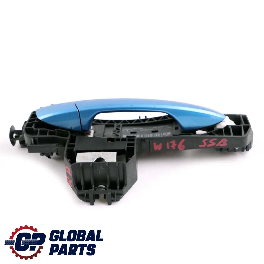 Hintere Rechte Tür O/S Griff Südseeblau Metallic 162 für Mercedes W176 mit Teilenummer A2047601634 Mercedes W176 Hintere Rechte Tür O/S Griff Südseeblau Metallic 162 - SKU A2047601634-SSB - Teilenummer A2047601634