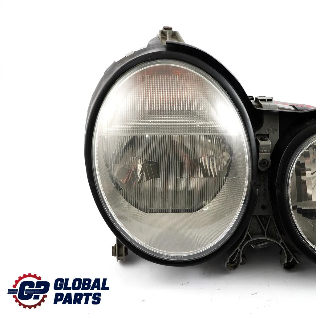 Mercedes-Benz E W210 Xenon Headlight Headlamp Lamp Front Right O/S to with Part number A2108204261 Mercedes-Benz E W210 Xenon Headlight Headlamp Lamp Front Right O/S - SKU rhd-A2108204261 - Part number A2108204261