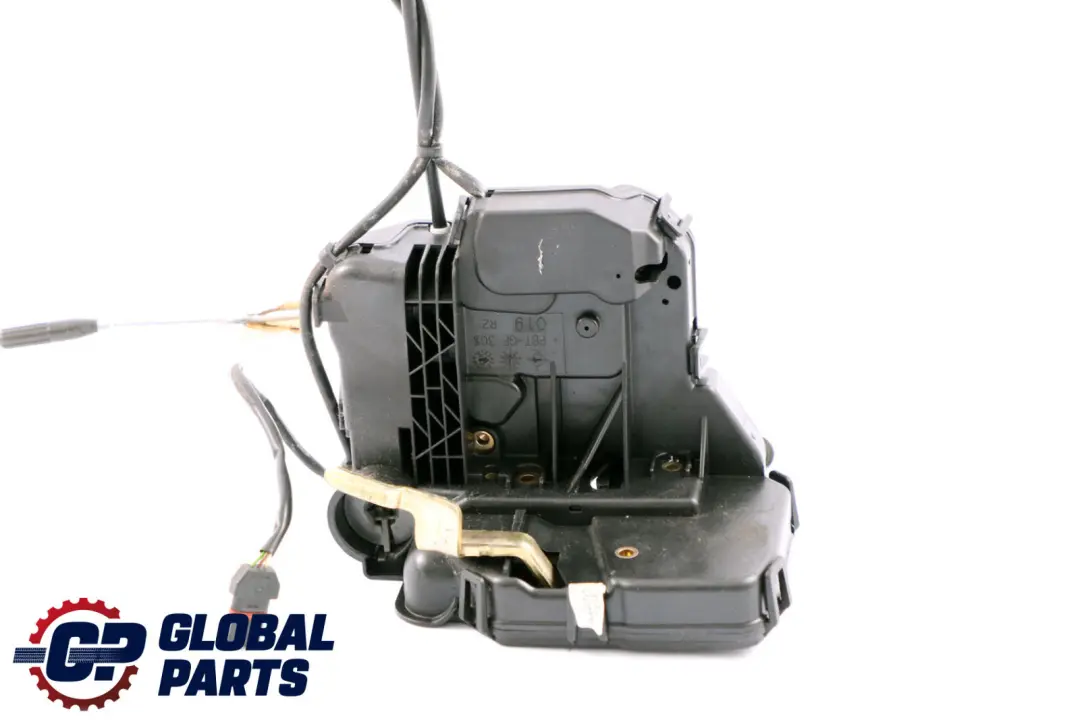 Mercedes-Benz E-Class W211 Front Right O/S Door Lock Latch Mechanism Actuator to with Part number A2117200435 Mercedes-Benz E-Class W211 Front Right O/S Door Lock Latch Mechanism Actuator - SKU rhd-A2117200435 - Part number A2117200435