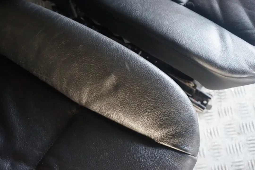 Fotel kanapa skóra black do BMW o numerze e60 BMW Fotel kanapa skóra black - SKU rhd-E60 Black Leather Seats - Numer Części e60